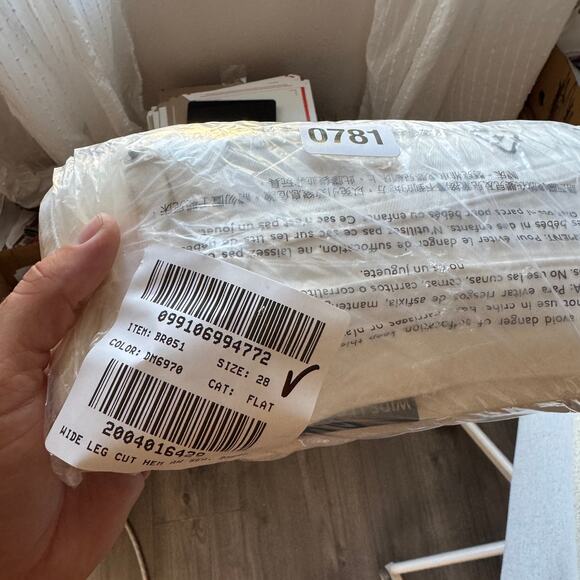 J.Crew Wide-Leg Cropped Jean WMNS 27 White Denim Hi-Rise All-Day Stretch Raw Hem - Picture 8 of 8